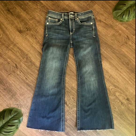 🎉HOST PICK🎉 EXPRESS | BELL FLARE MID RISE DARK WASH JEANS SZ 4 SHORT - Picture 2 of 10